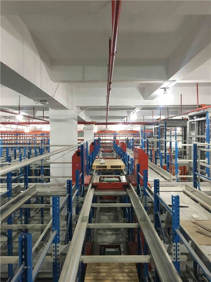 Matka-dítě Shuttle System pro logistiku